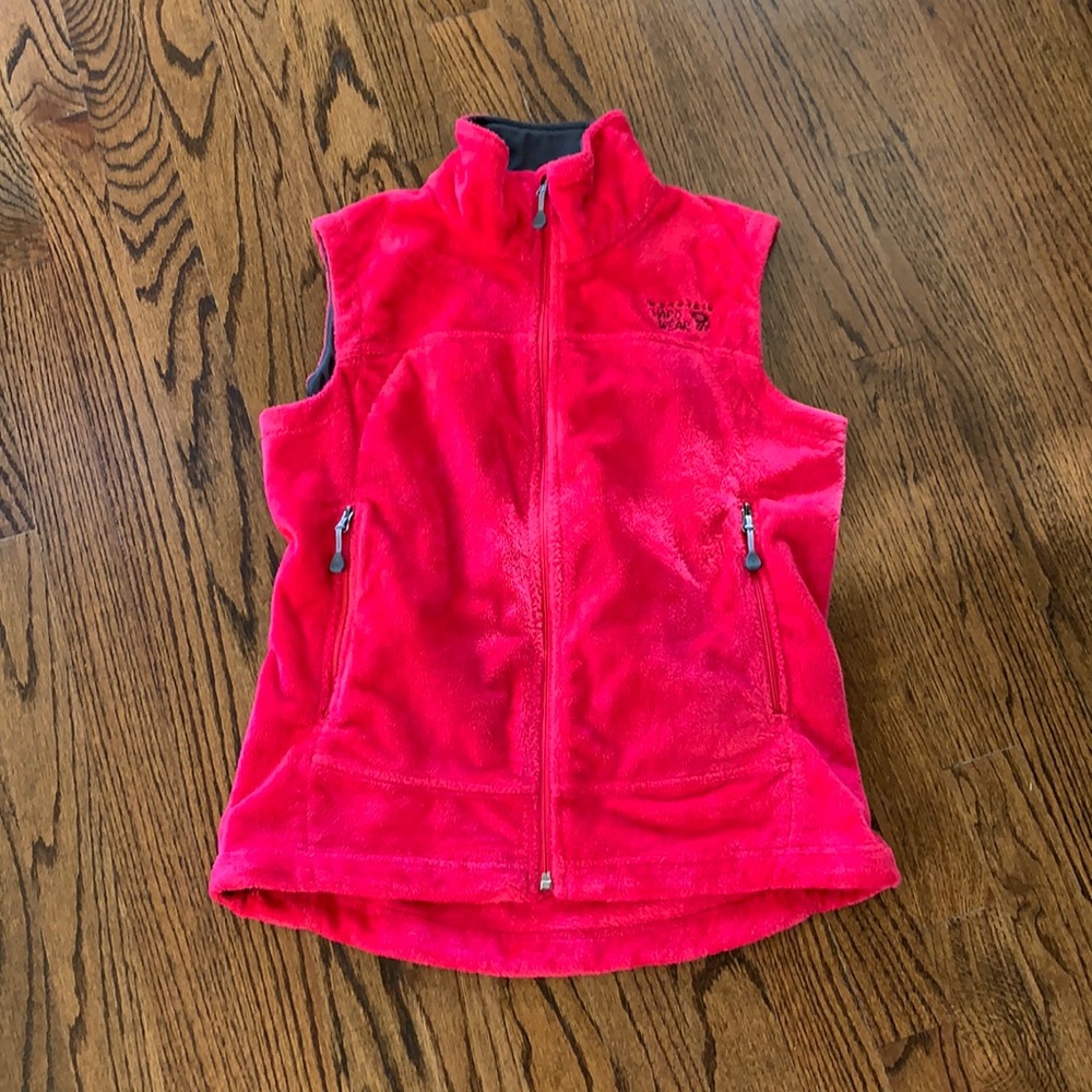 New! Mountain Hardware Bright Pink Fleece Vest!